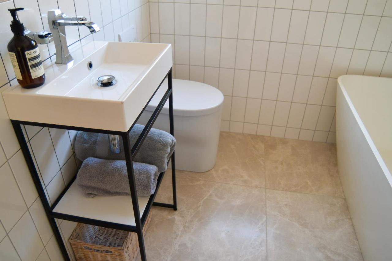 Luxury Croft Templepatrick Near Airport Rabbit And Hilton Hotel Екстериор снимка